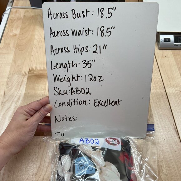 CeCe Floral Long Sleeve Shift Dress Bell Cuff Sleeve Black Red White Size 6 - Picture 11 of 11